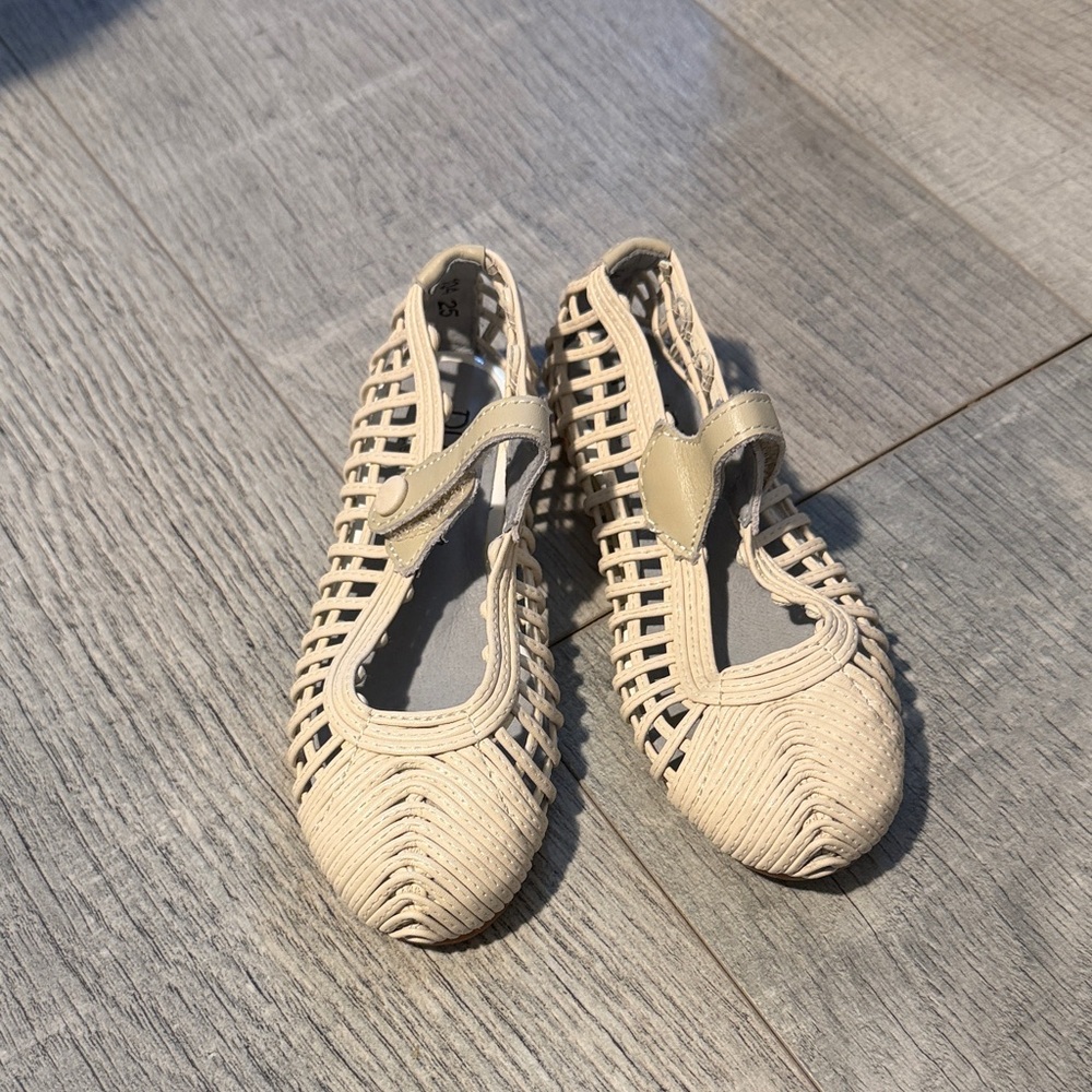 Elegant Cream Woven Women's Shoes